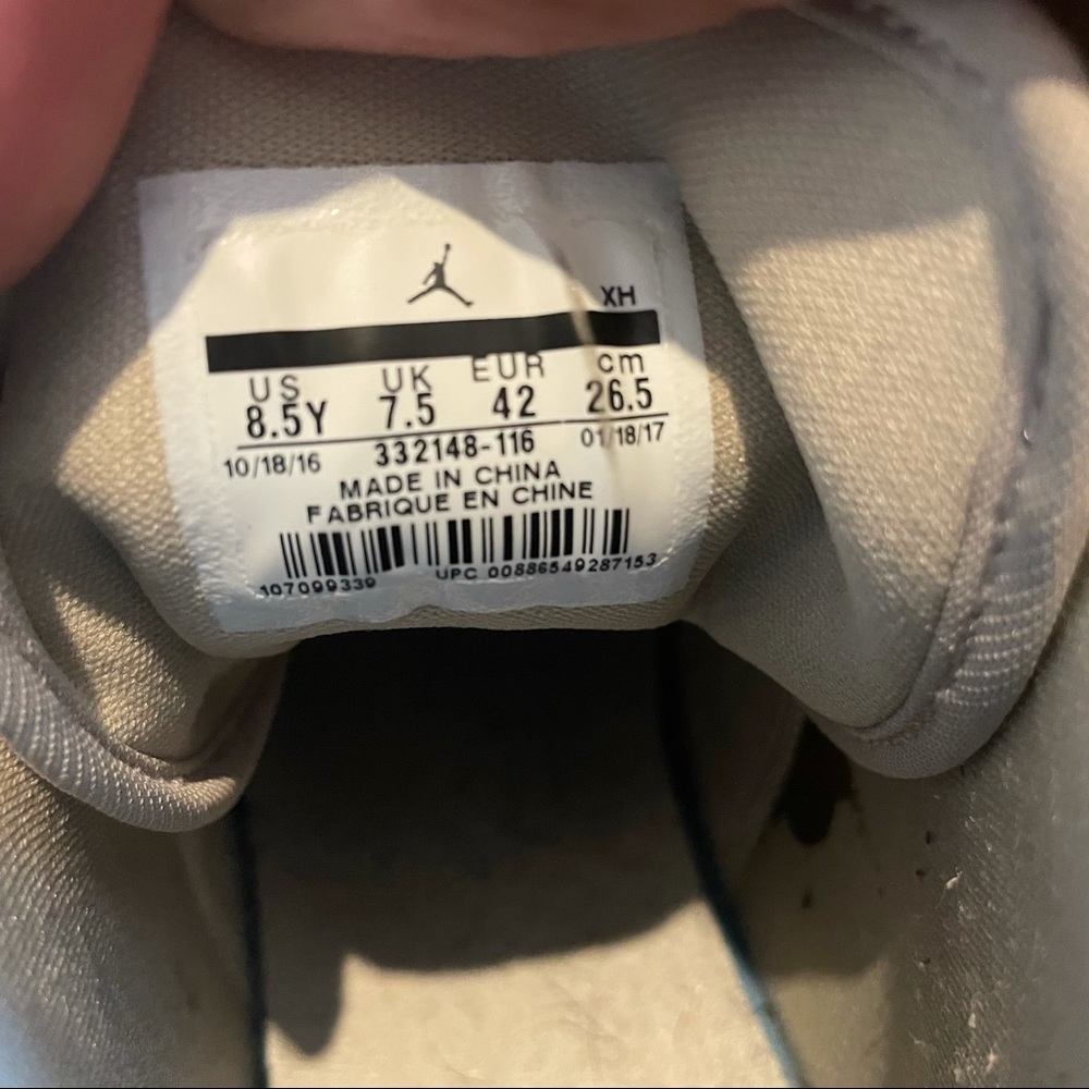 Jordan 1 high size 8.5 - Picture 7 of 7